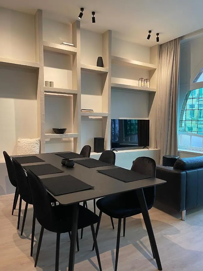 3 Bedroom Art-Nouveau Apartment With Free Parking Gent