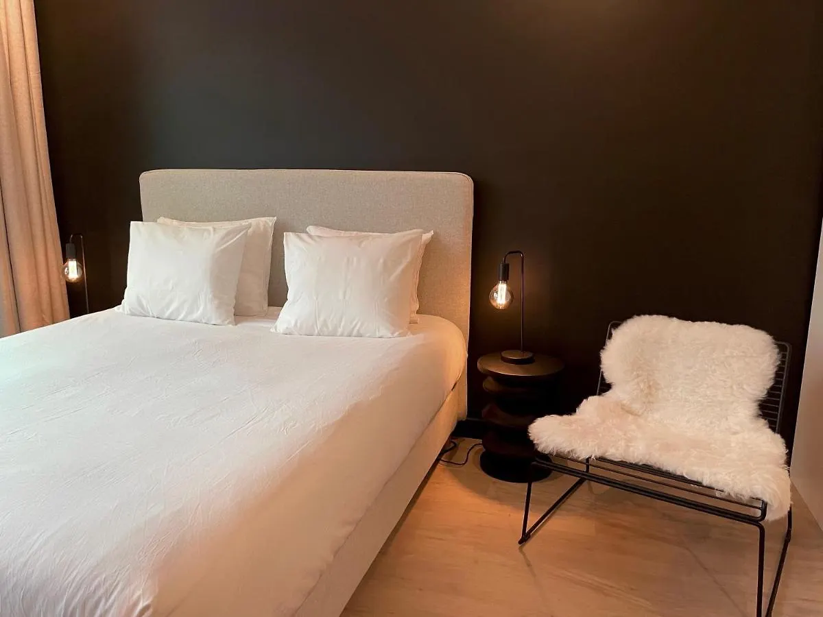 3 Bedroom Art-Nouveau Apartment With Free Parking Gent