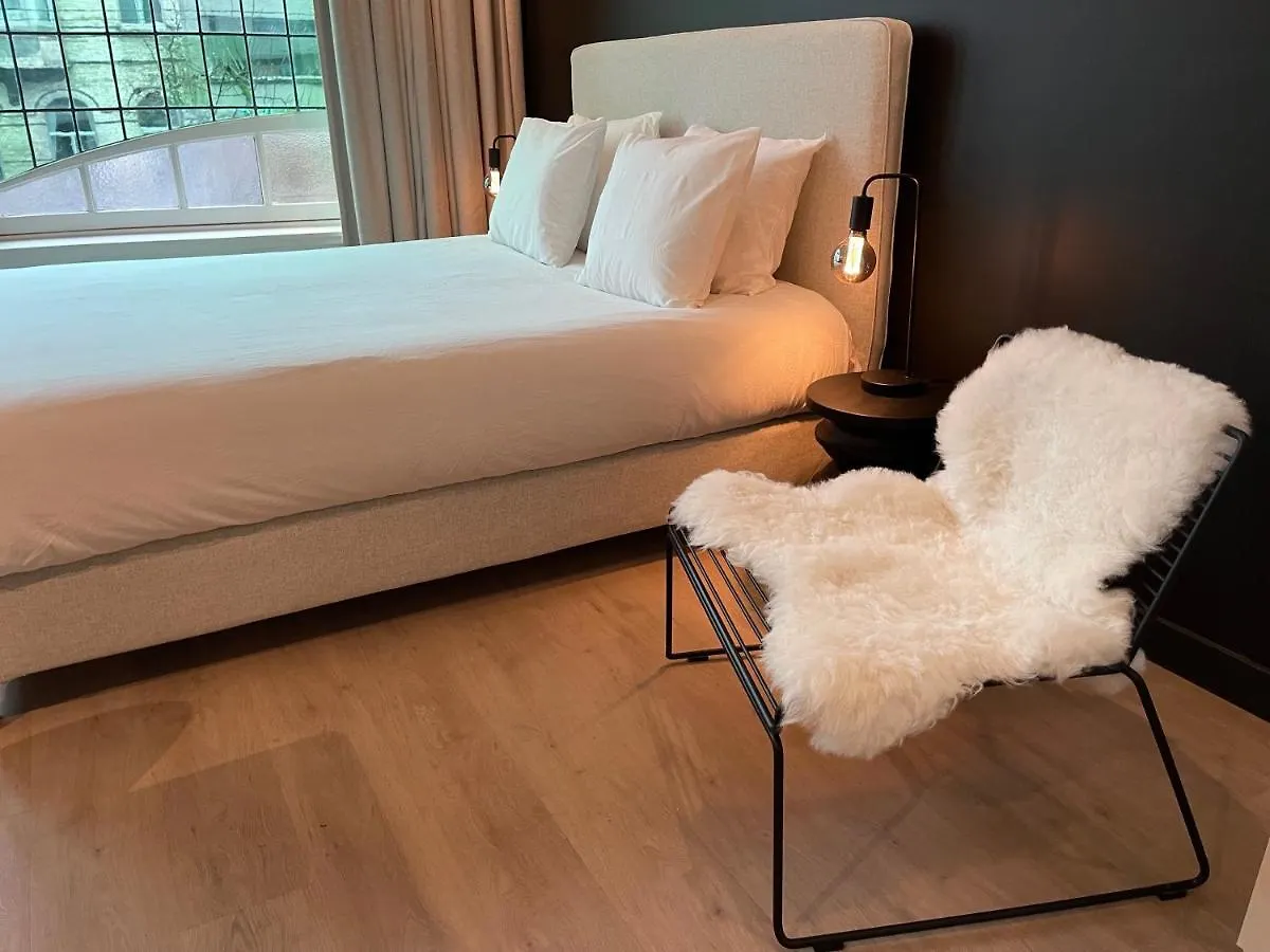 3 Bedroom Art-Nouveau Apartment With Free Parking Gent
